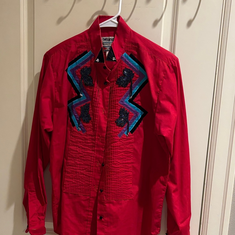 *Vintage* Wrangler Women's Beaded Red Button Down Shirt with Blue Embroidery (L)